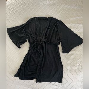Beyond Yoga Comfort Queen Robe in darkest knight. Size M/L. NWT!